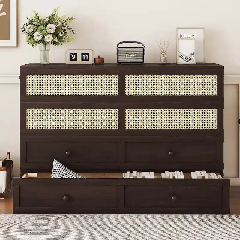 Versatile Queen Size Bed with Storage Functionality